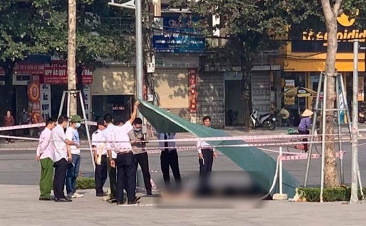 Người đàn ông nước ngoài tử vong bất thường trước tòa nhà APEC